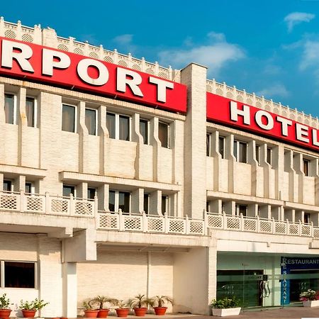 Airport Hotel New Delhi Buitenkant foto