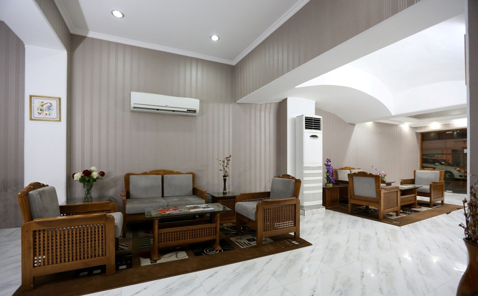 Airport Hotel New Delhi Buitenkant foto